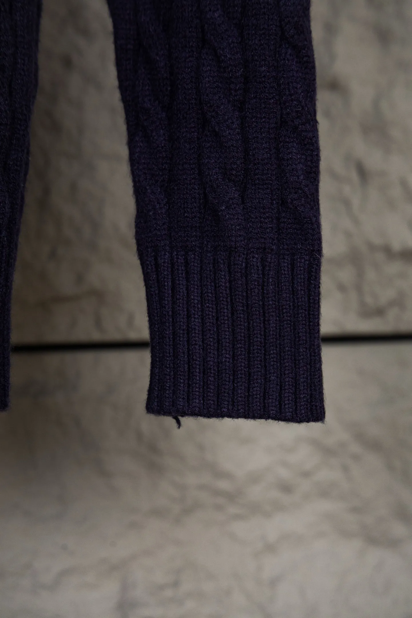 P220 ralph lauren #ootddailywear #Autumn and winter sweater #knitwear outfit #ralph lauren sweater #can be worn by both men and women. Finally, after the Ralph men’s twist crew neck sweater is available, it is finally here. The hottest sweater is a limited edition every year. There will not be many styles in the store! Ralph Lauren men's crew neck sweater. The shape is really nice. It can be worn alone or as a jacket. It can be worn on the inside or worn with a shirt. 100% pure cotton #Practical wear. Color: white, navy blue, khaki, gray, size S to XL